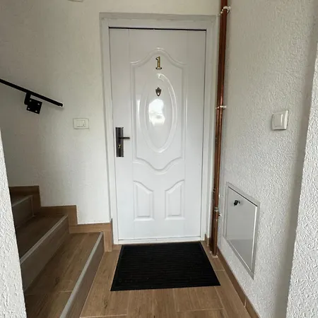 23 Apartment